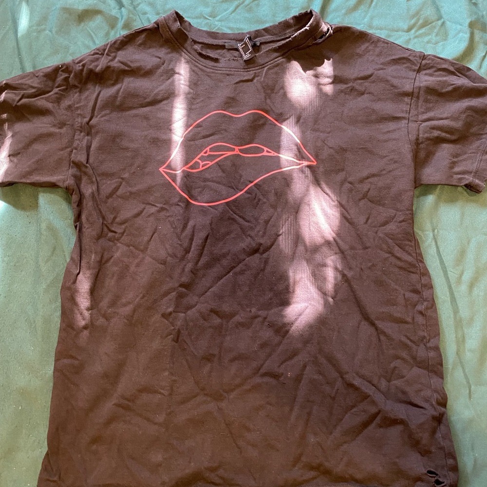 Distressed graphic tee